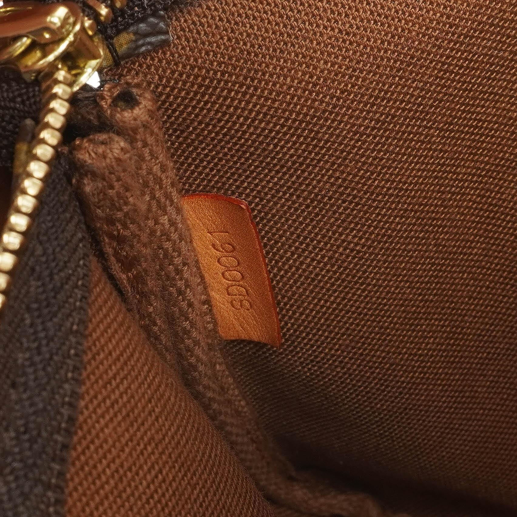 Louis Vuitton Pochette Accessories Monogram Canvas Clutch