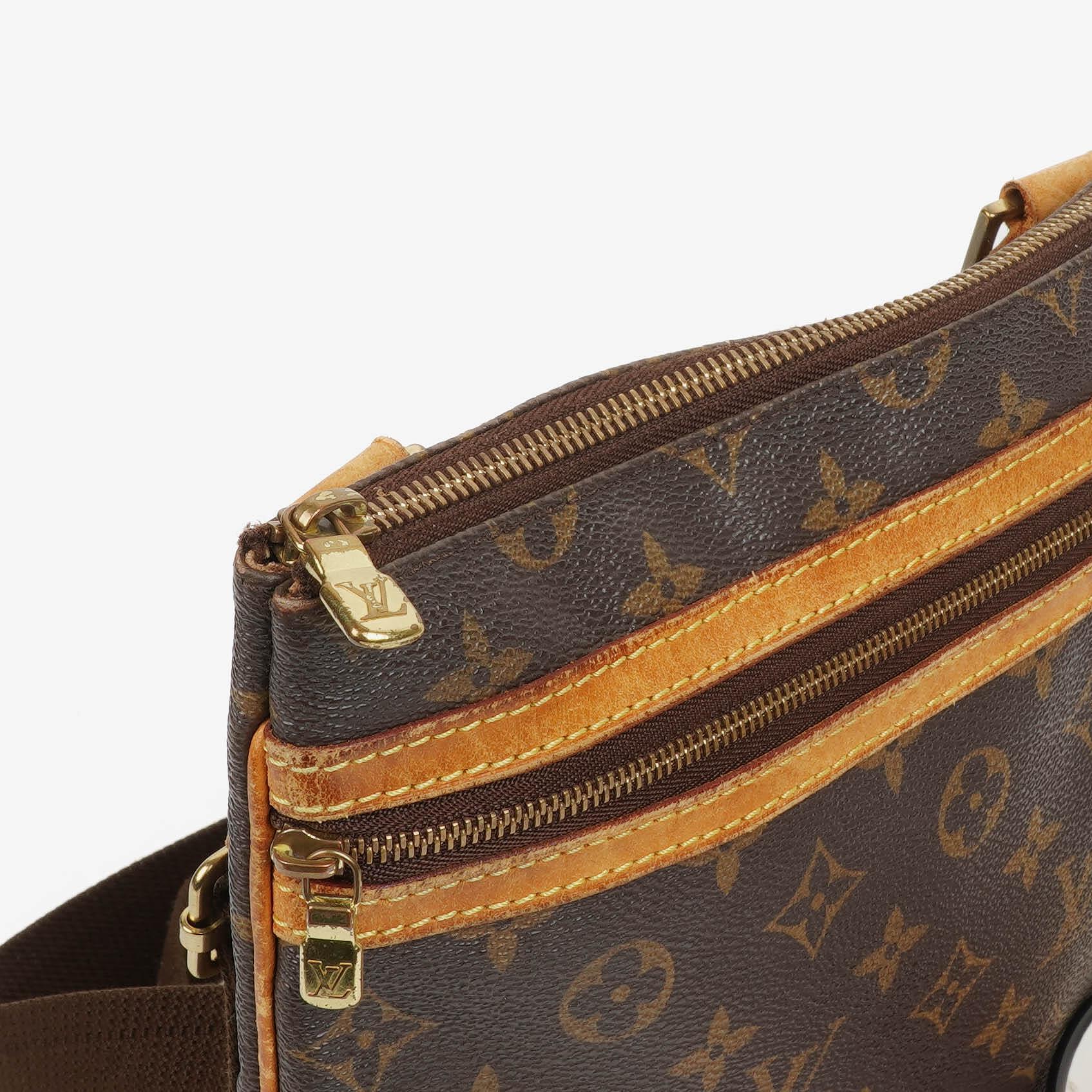 Louis Vuitton Pochette Bosphore Monogram Canvas Schultertasche