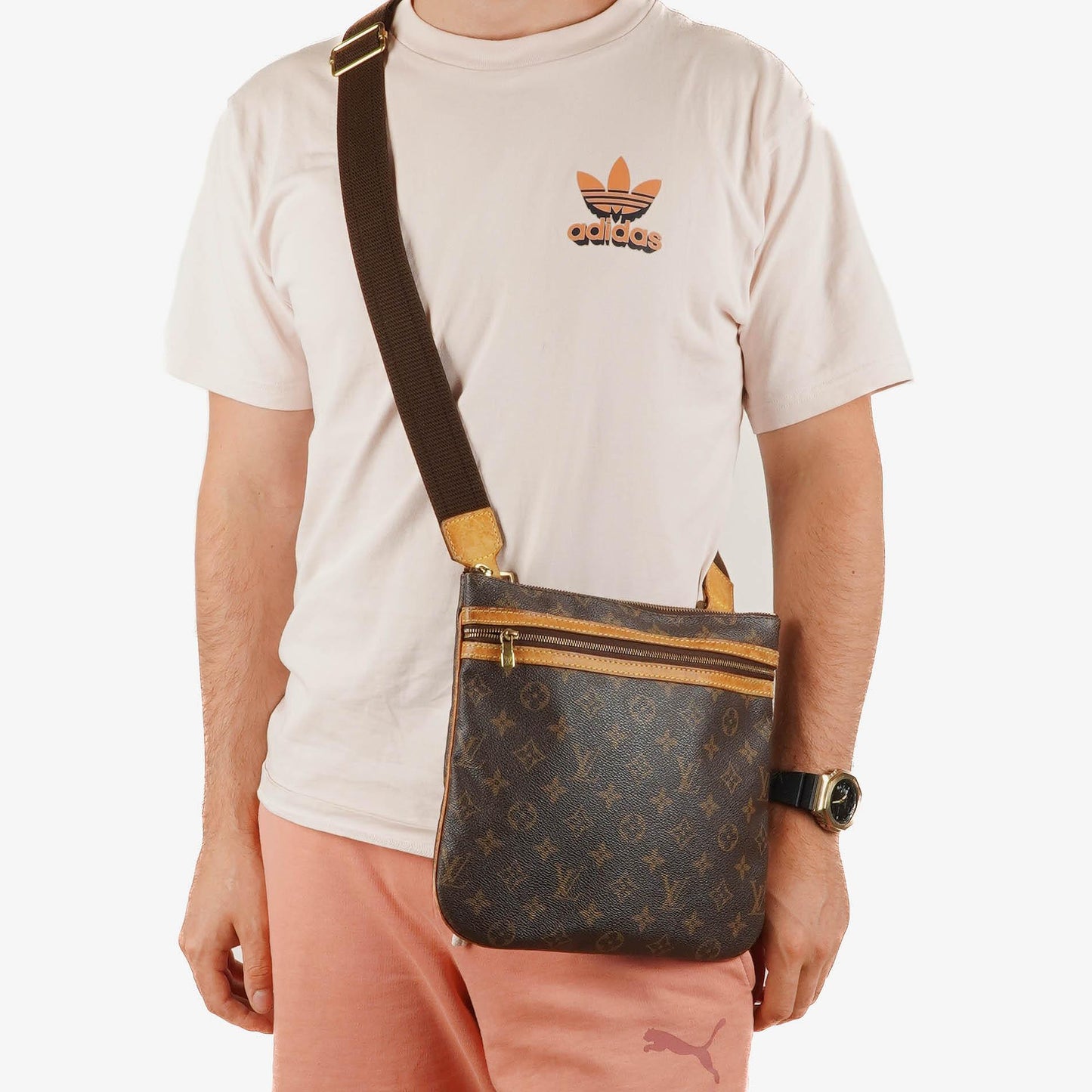 Louis Vuitton Pochette Bosphore Monogram Canvas Schultertasche