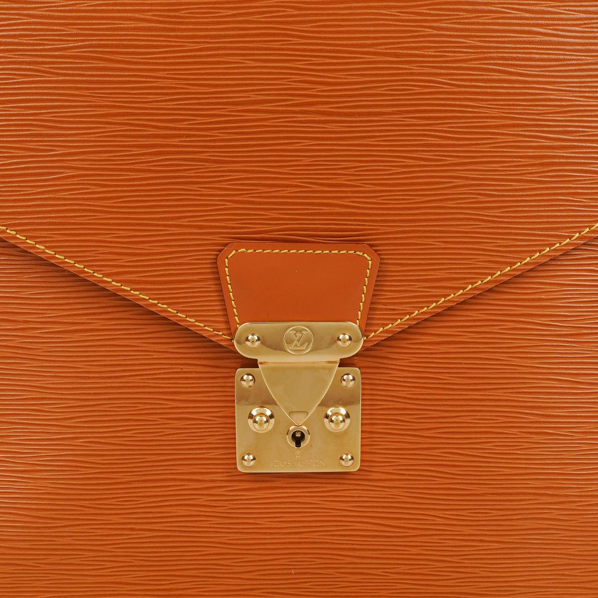 Louis Vuitton Pochette Documents aus Cognac Epi Leder