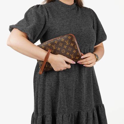Louis Vuitton Pochette Orsay Monogram Clutch