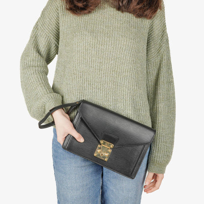 Louis Vuitton Pochette Sellier Dragonne Clutch aus schwarzem Epi Leder