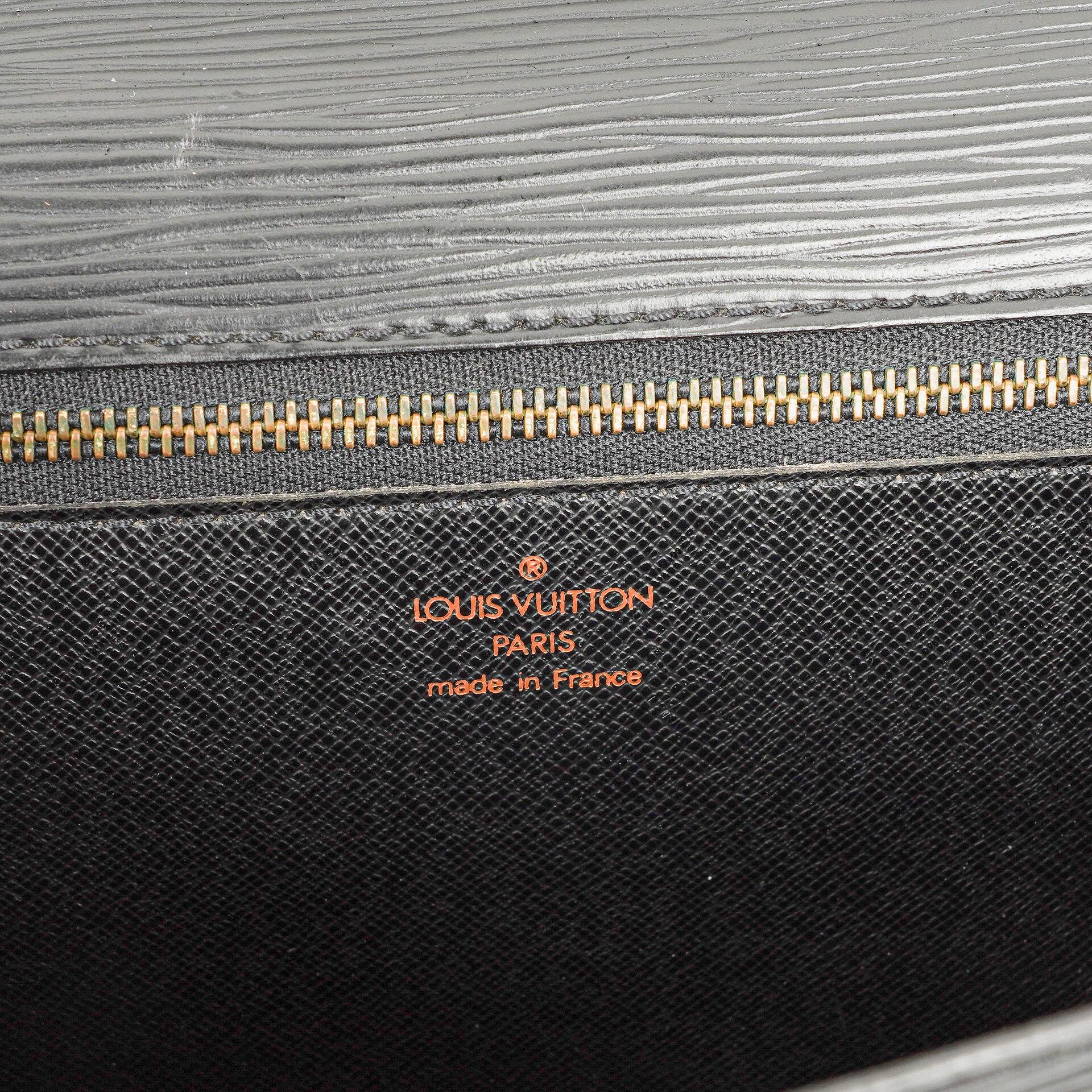 Louis Vuitton Pochette Sellier Dragonne Clutch aus schwarzem Epi Leder