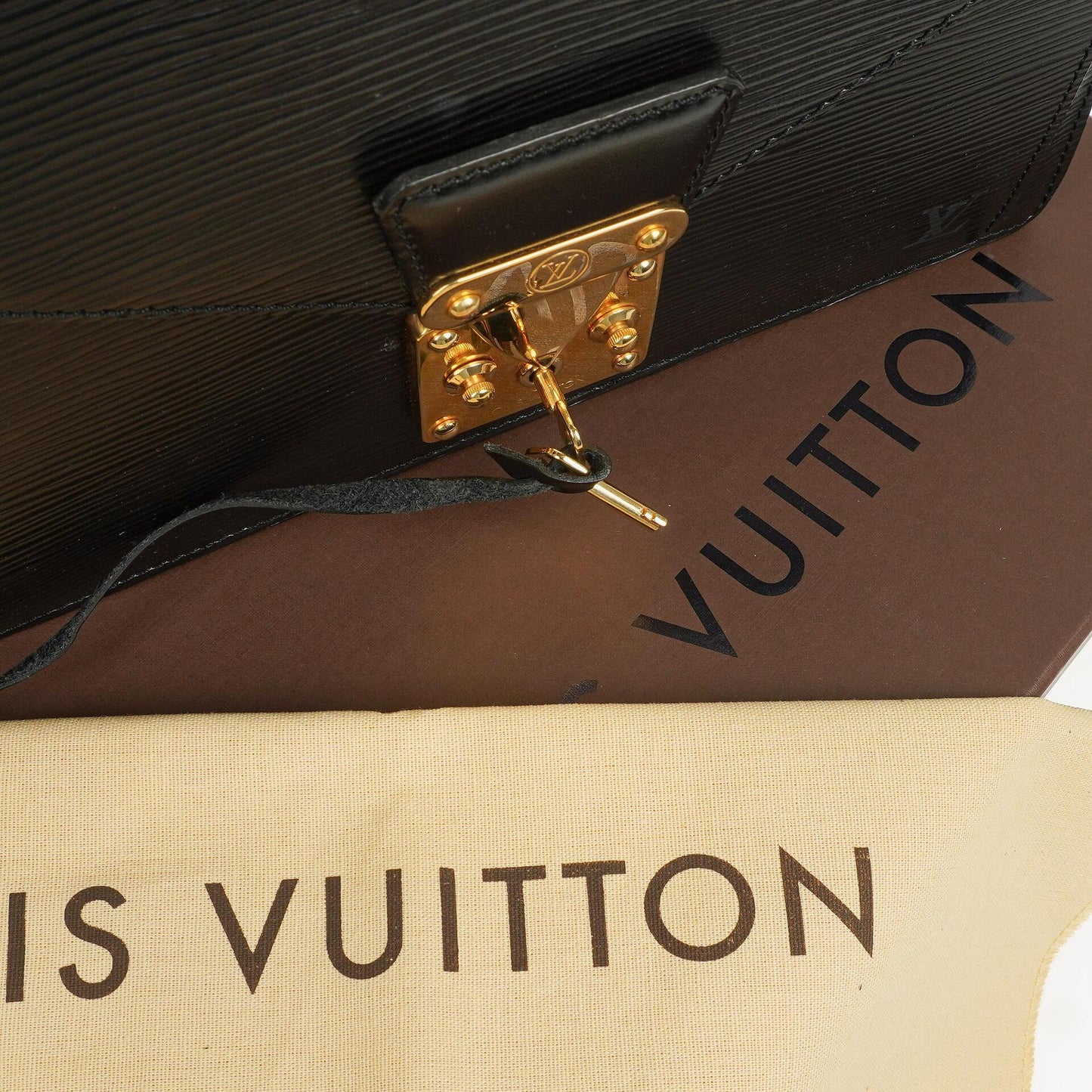 Louis Vuitton Pochette Sellier Dragonne Clutch aus schwarzem Epi-Leder