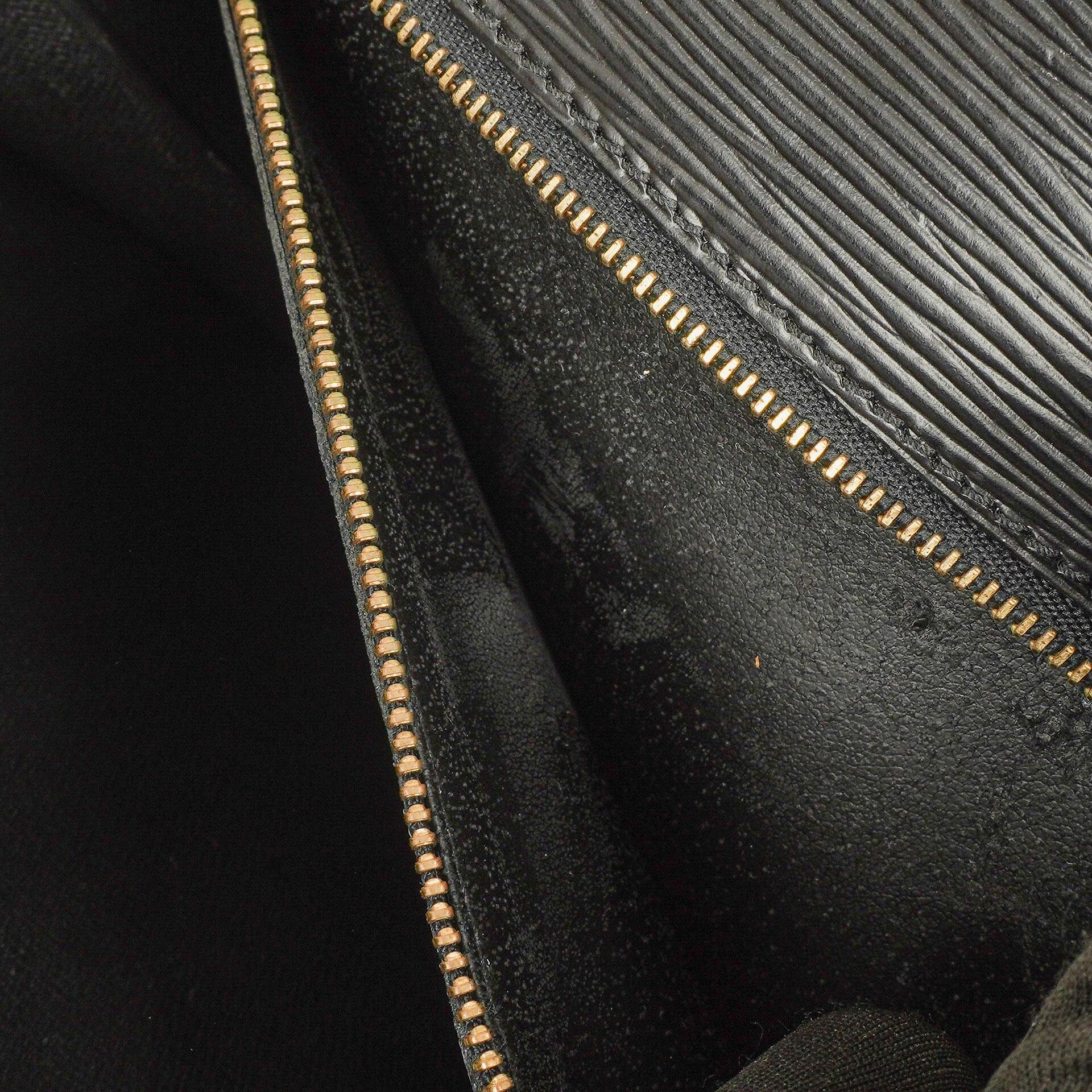 Louis Vuitton Pochette Sellier Dragonne Clutch aus schwarzem Epi-Leder