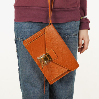 Louis Vuitton Pochette Sellier Dragonne Clutch aus Cognac Epi Leder