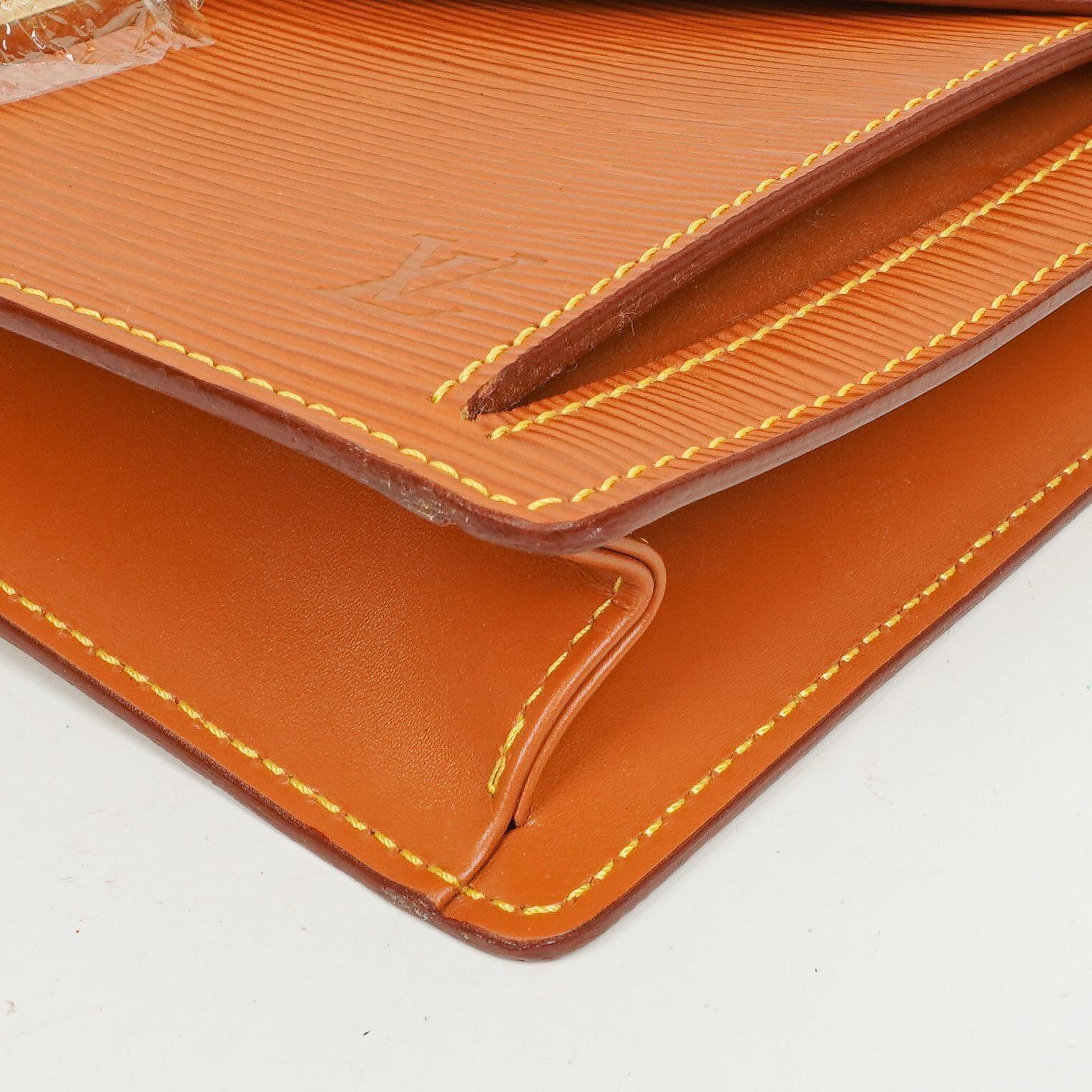 Louis Vuitton Pochette Sellier Dragonne Clutch aus Cognac Epi Leder
