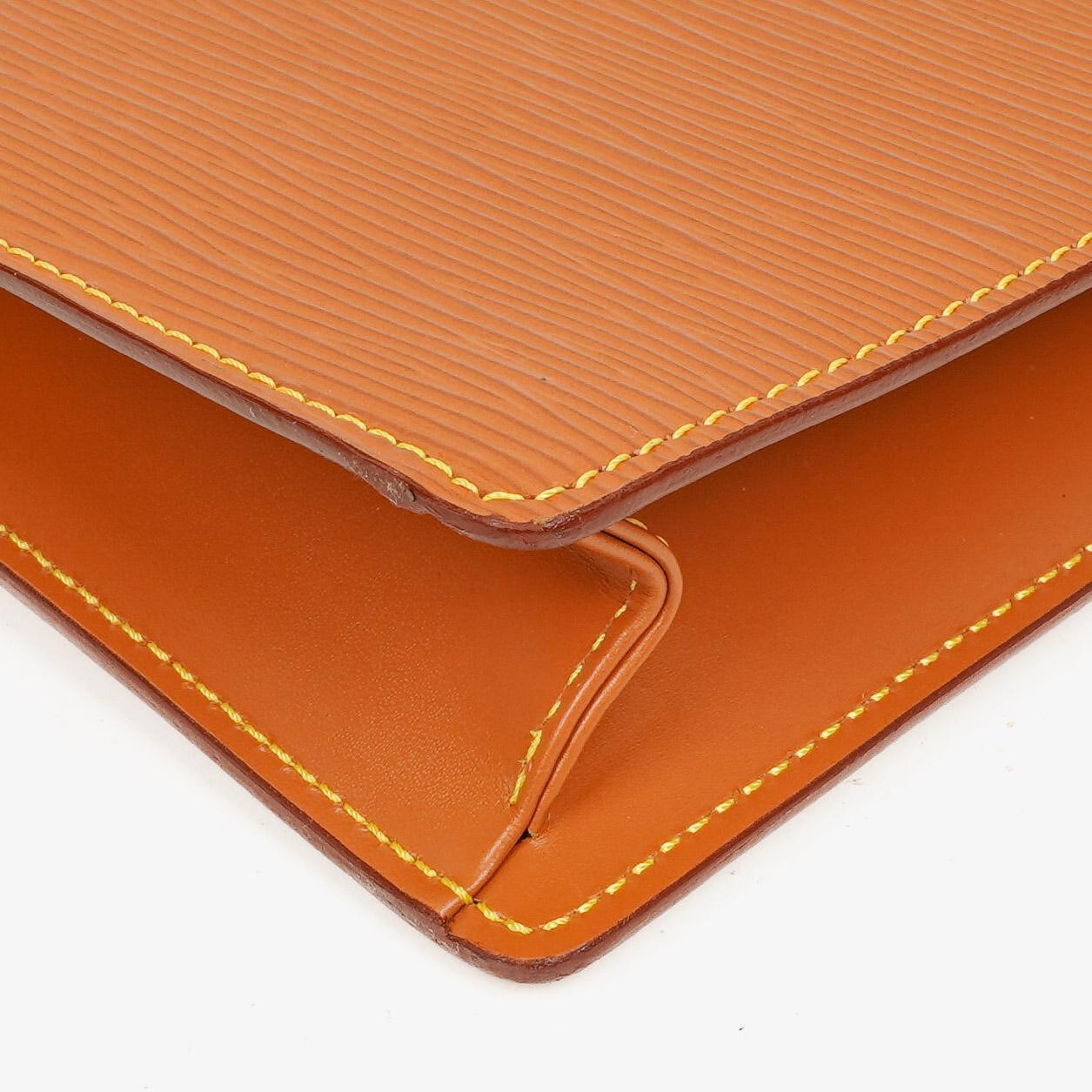 Louis Vuitton Pochette Sellier Dragonne Clutch aus Cognac Epi Leder