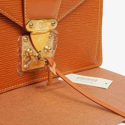 Louis Vuitton Pochette Sellier Dragonne Clutch aus Cognac Epi Leder
