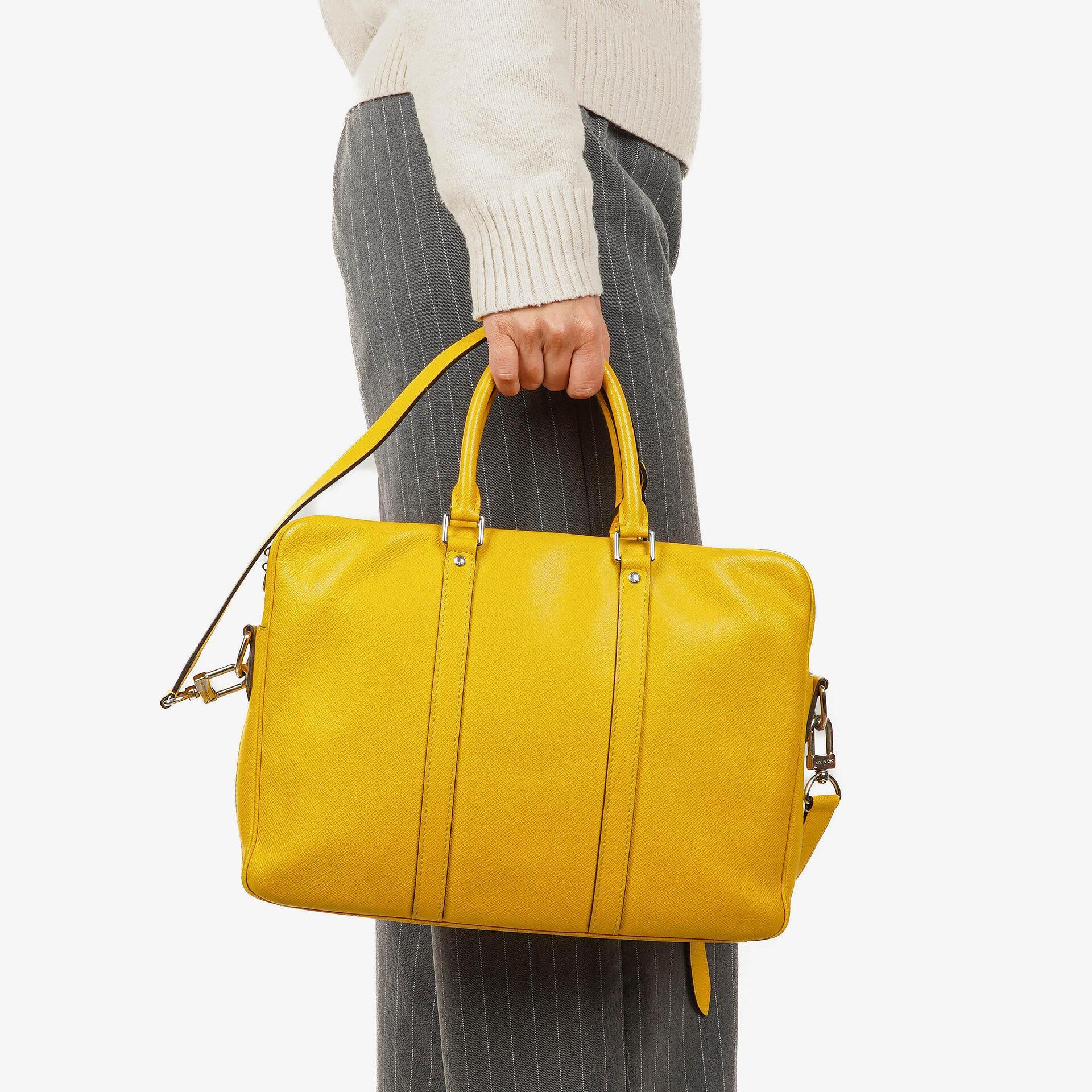 Louis Vuitton Porte Documents Voyage Aktentasche aus gelbem Altair Taiga-Leder
