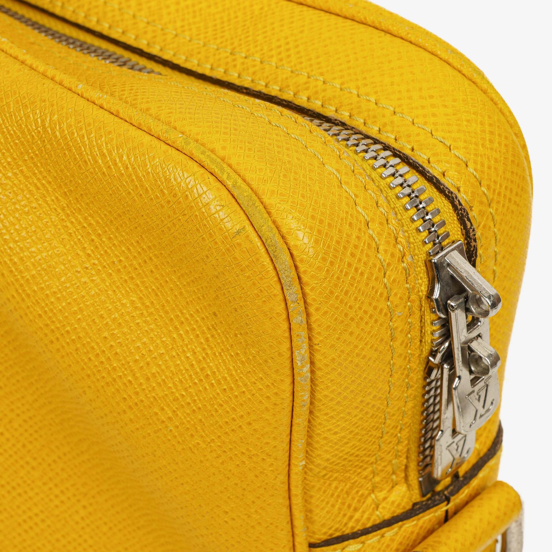 Louis Vuitton Porte Documents Voyage Aktentasche aus gelbem Altair Taiga-Leder