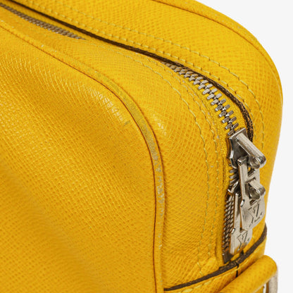 Louis Vuitton Porte Documents Voyage Aktentasche aus gelbem Altair Taiga-Leder