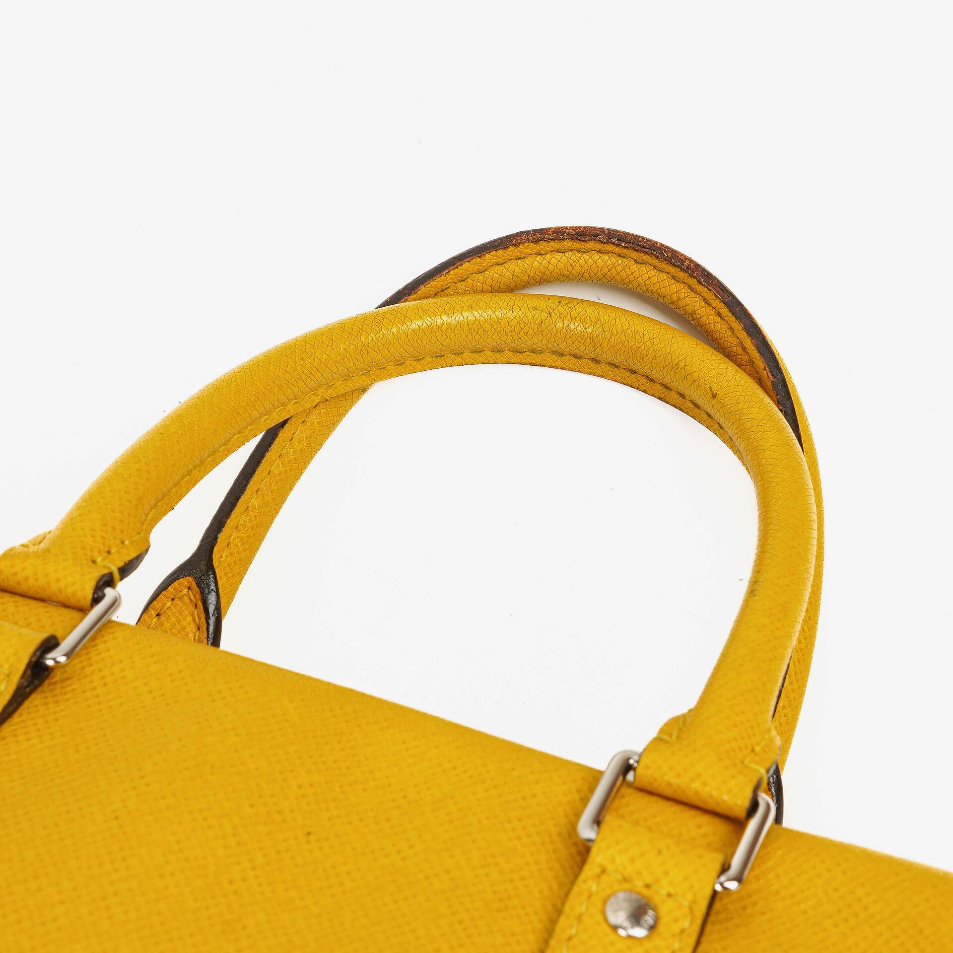 Louis Vuitton Porte Documents Voyage Aktentasche aus gelbem Altair Taiga-Leder