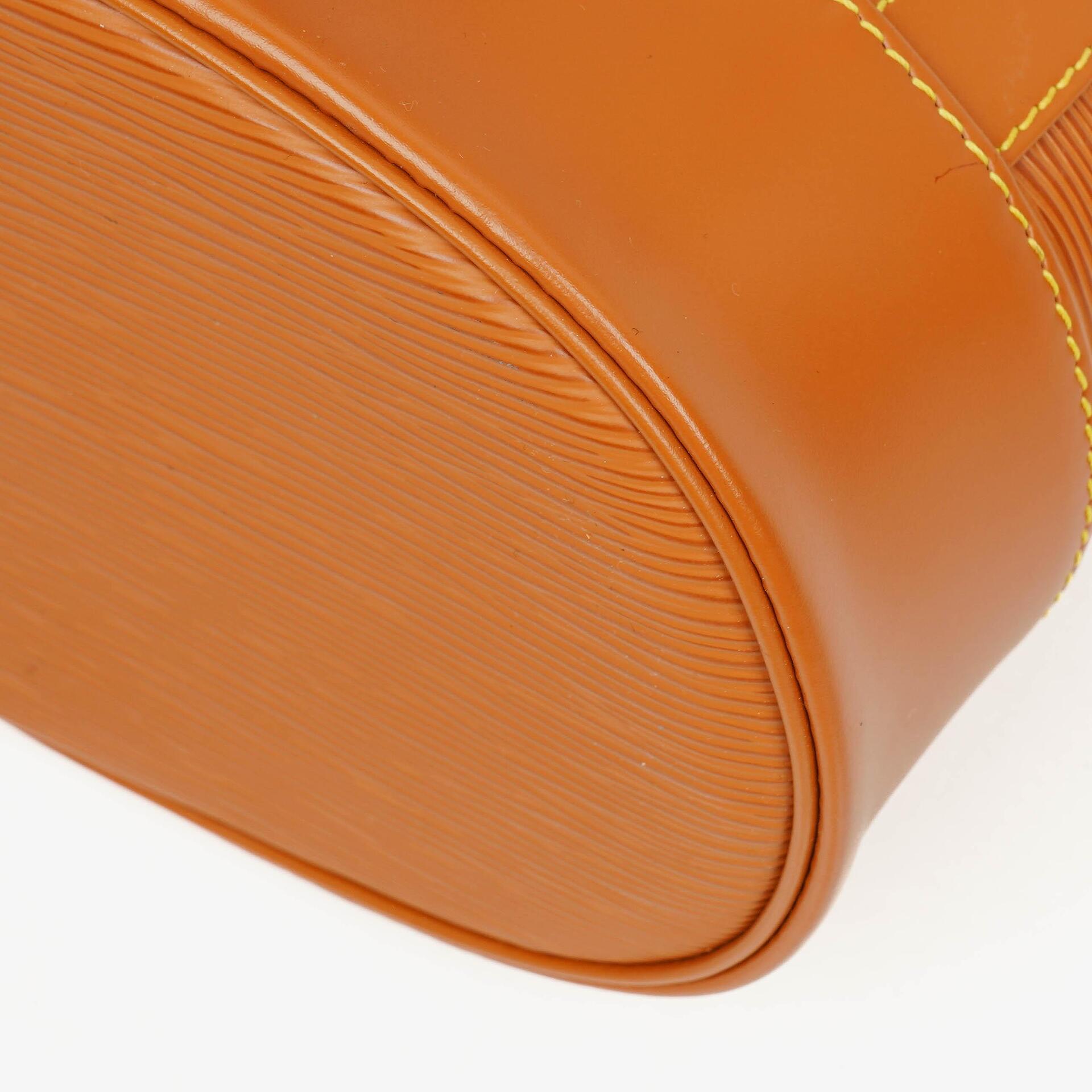 Louis Vuitton Randonnée PM Rucksack aus Epi Canvas in Cognac