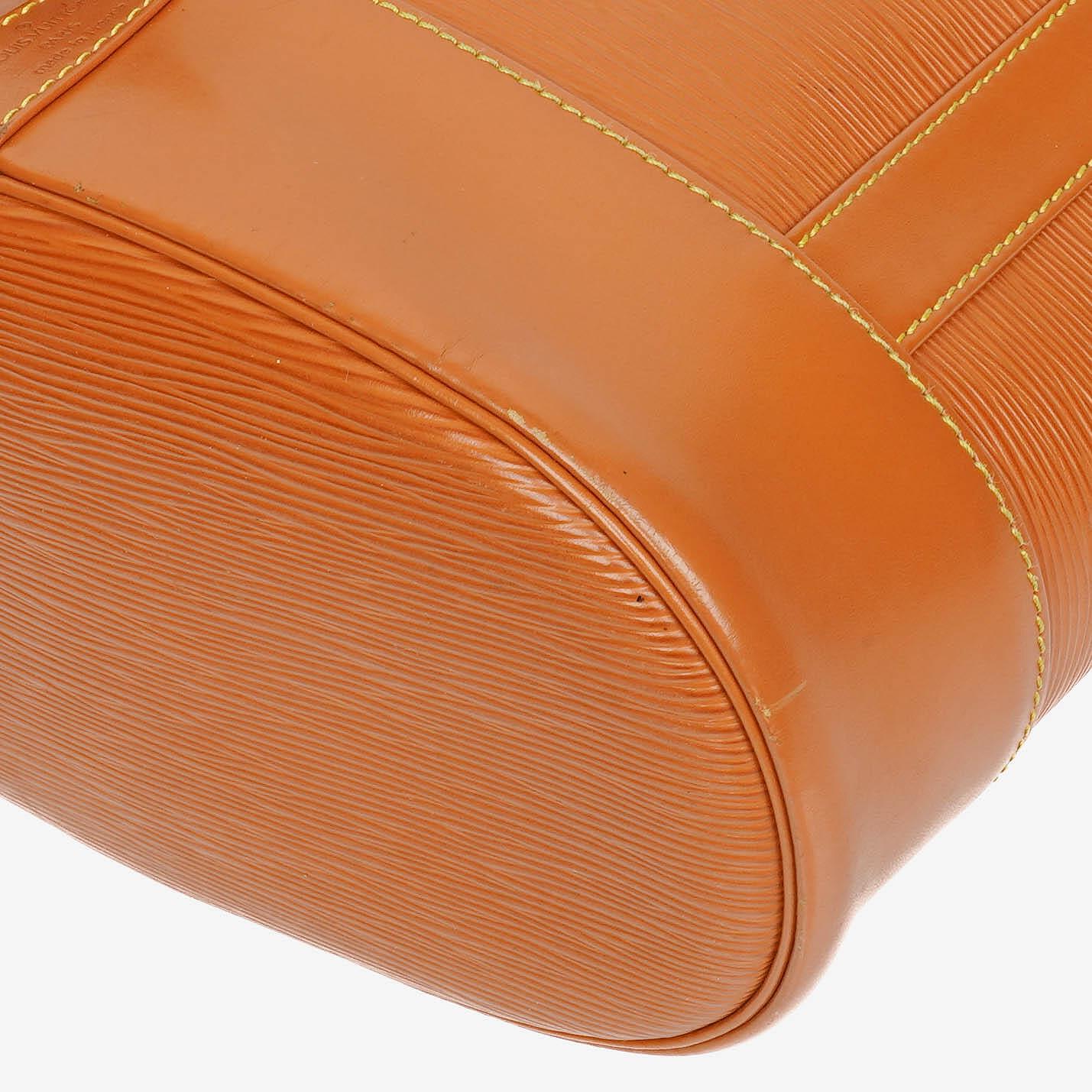 Louis Vuitton Randonnée PM Rucksack aus Epi Canvas in Cognac