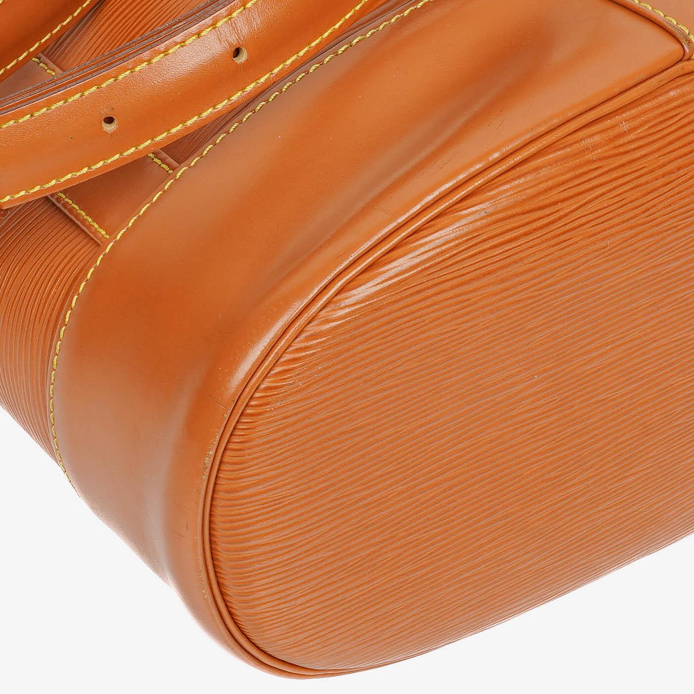 Louis Vuitton Randonnée PM Rucksack aus Epi Canvas in Cognac