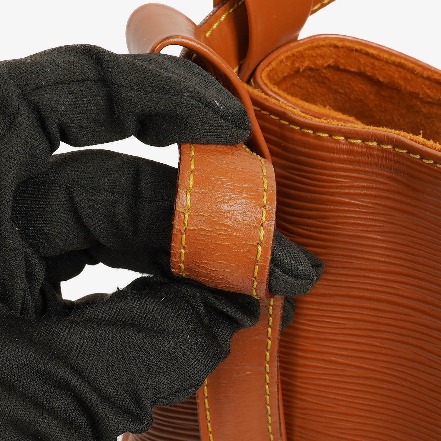 Louis Vuitton Randonnée PM Rucksack aus Epi Canvas in Cognac