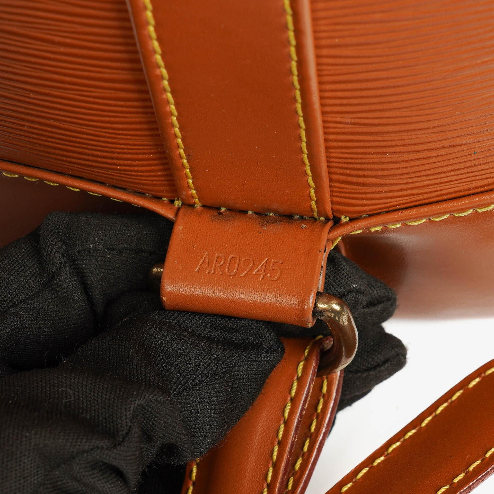 Louis Vuitton Randonnée PM Rucksack aus Epi Canvas in Cognac