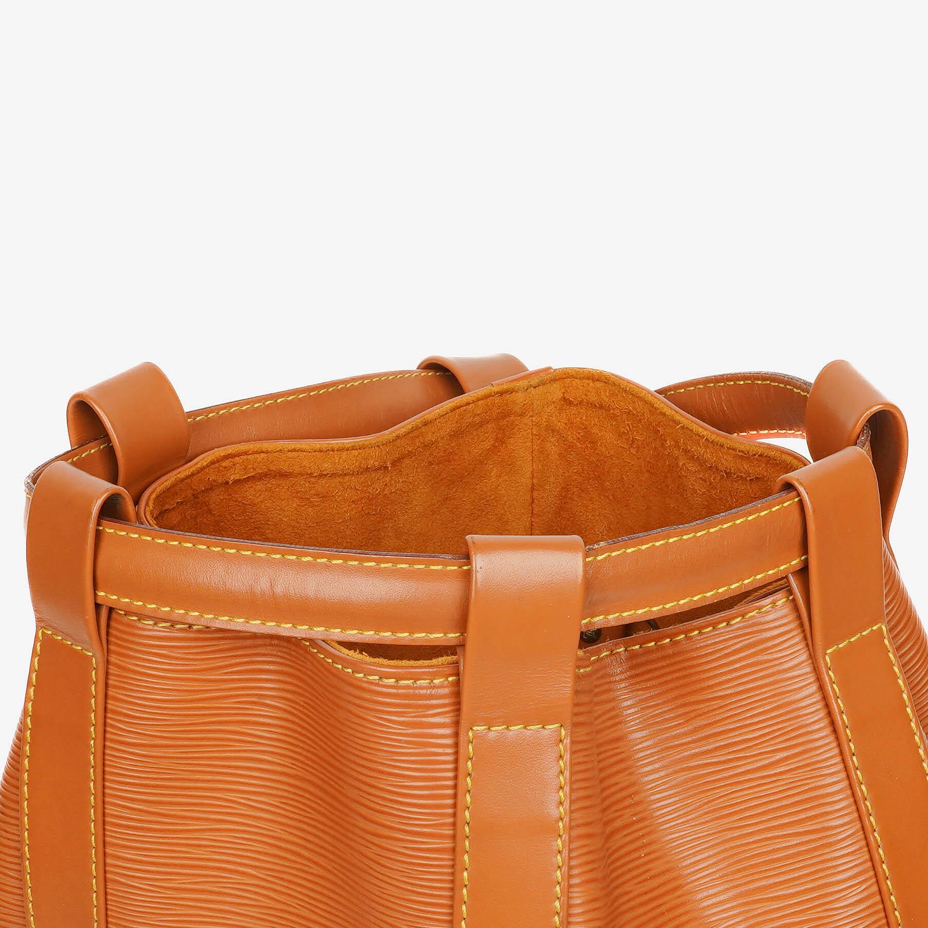 Louis Vuitton Randonnée PM Rucksack aus Epi Canvas in Cognac