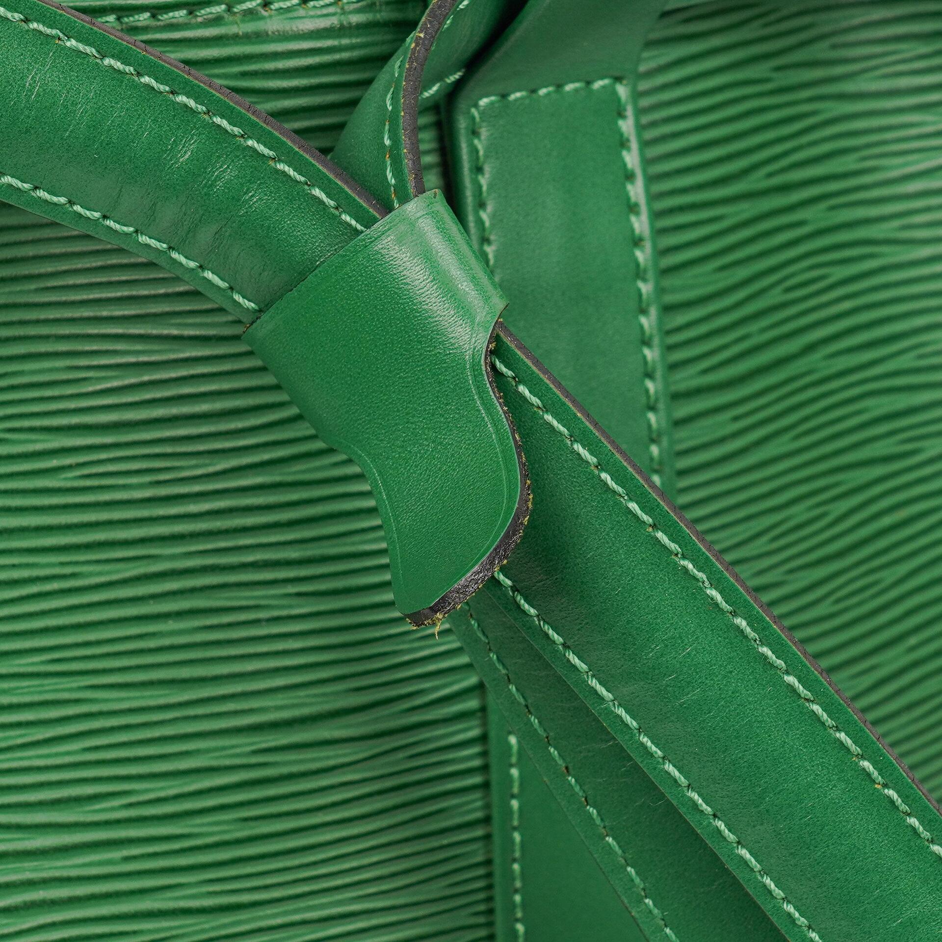 Louis Vuitton Randonnee PM Rucksack aus grünem Epi Canvas