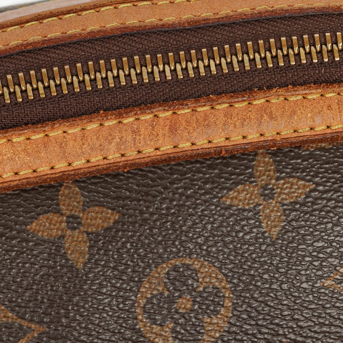 Louis Vuitton Retiro PM Tasche aus Monogram Canvas