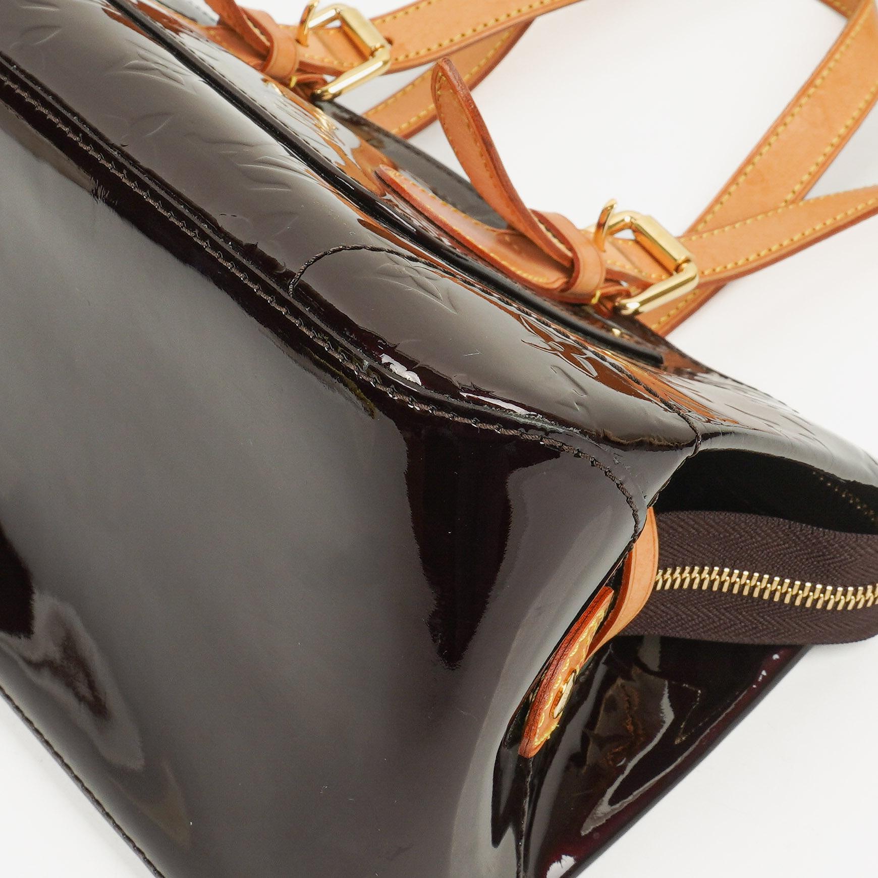 Louis Vuitton Rosewood Avenue Schultertasche aus Monogram Vernis in Amarante