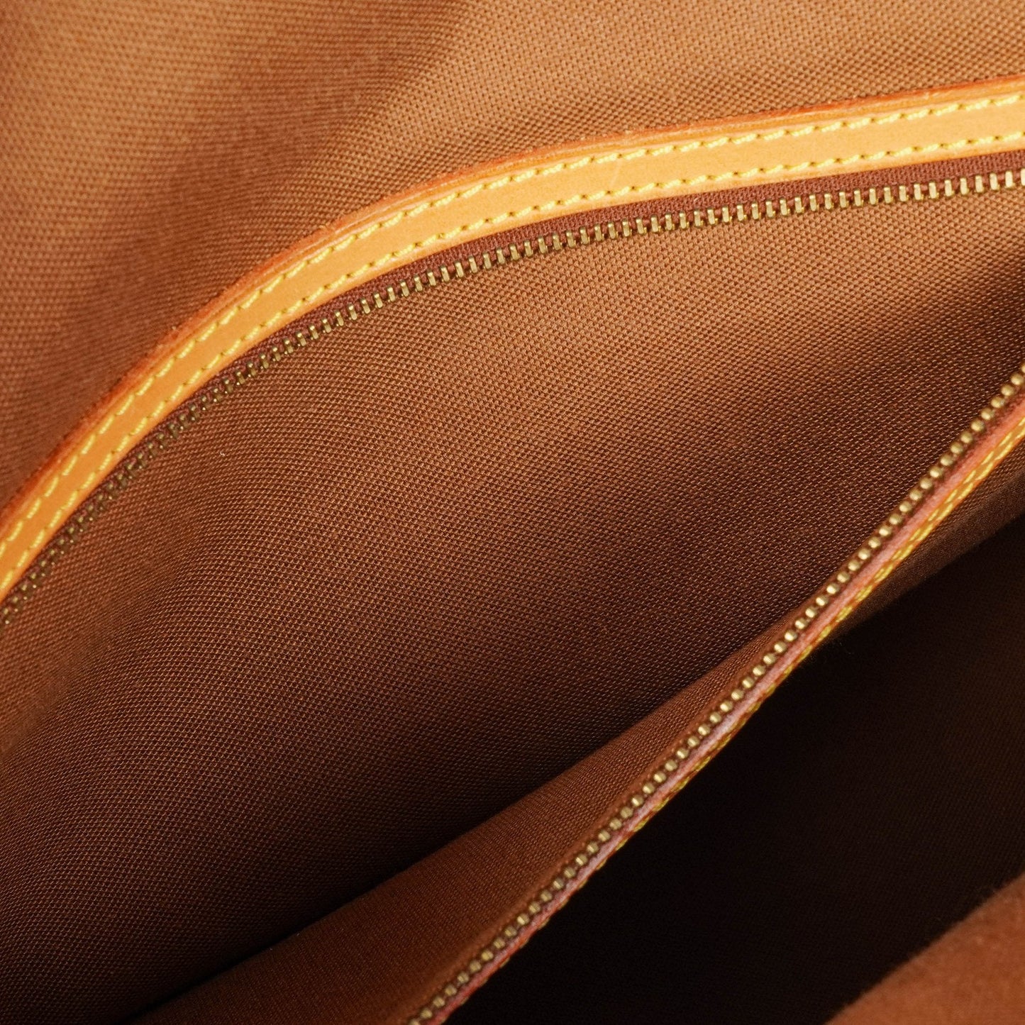 Louis Vuitton Sac Gibeciere GM Schultertasche aus Monogram Canvas
