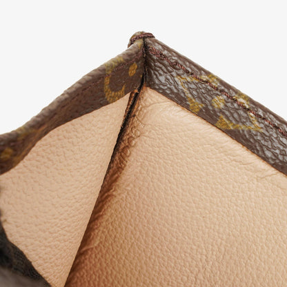 Louis Vuitton Sac Plat Tasche aus Monogram Canvas