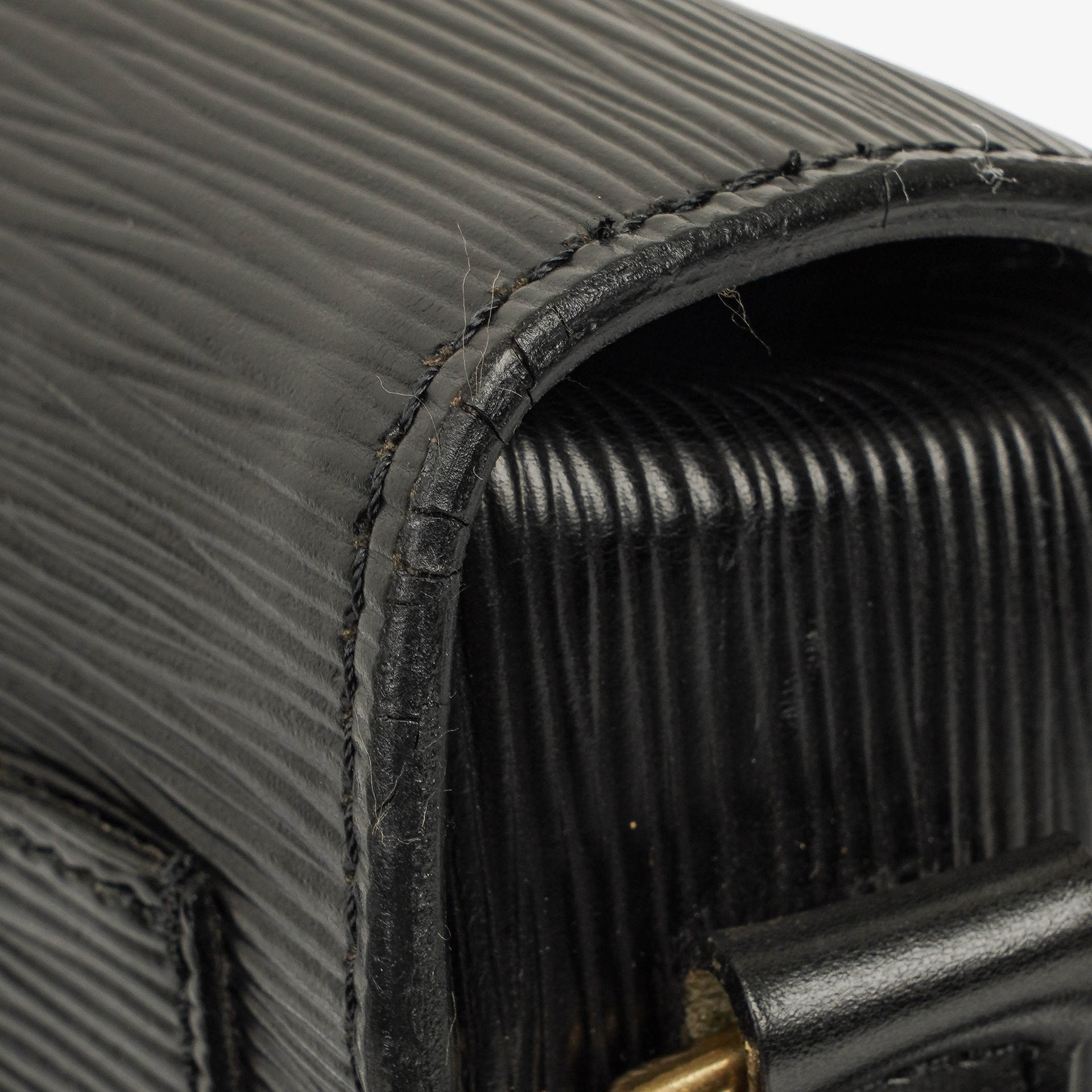 Louis Vuitton Saint Cloud Crossbody-Tasche aus schwarzem Epi Leder