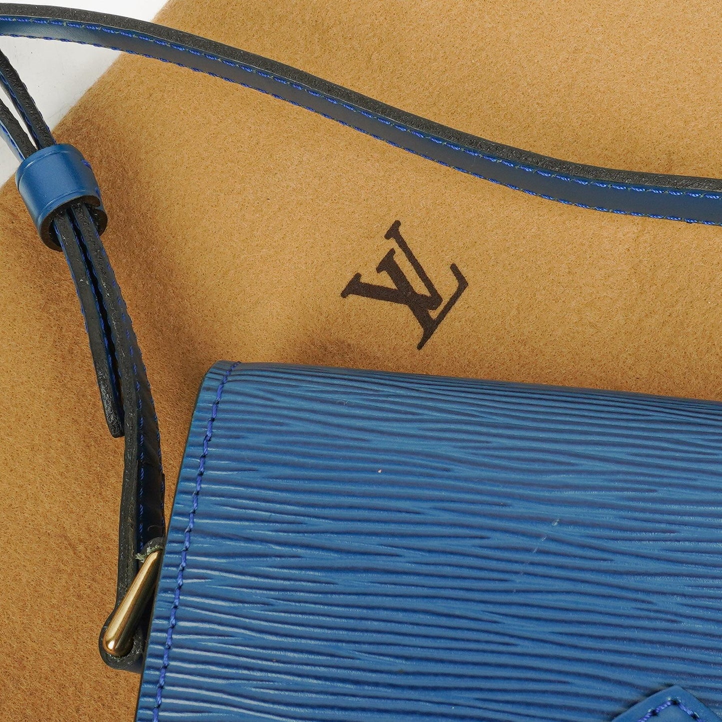 Louis Vuitton Saint Cloud PM Umhängetasche aus blauem Epi Leder