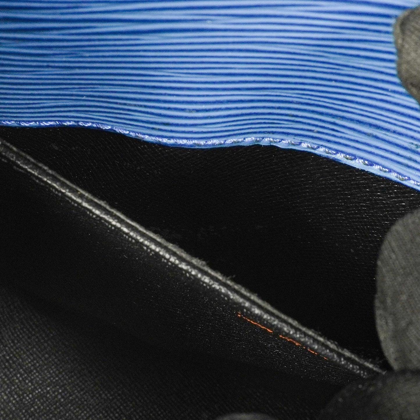 Louis Vuitton Saint Cloud PM Umhängetasche aus blauem Epi Leder