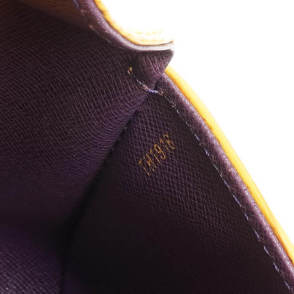 Louis Vuitton Saint Cloud PM Crossbody Tasche aus gelbem Epi-Leder
