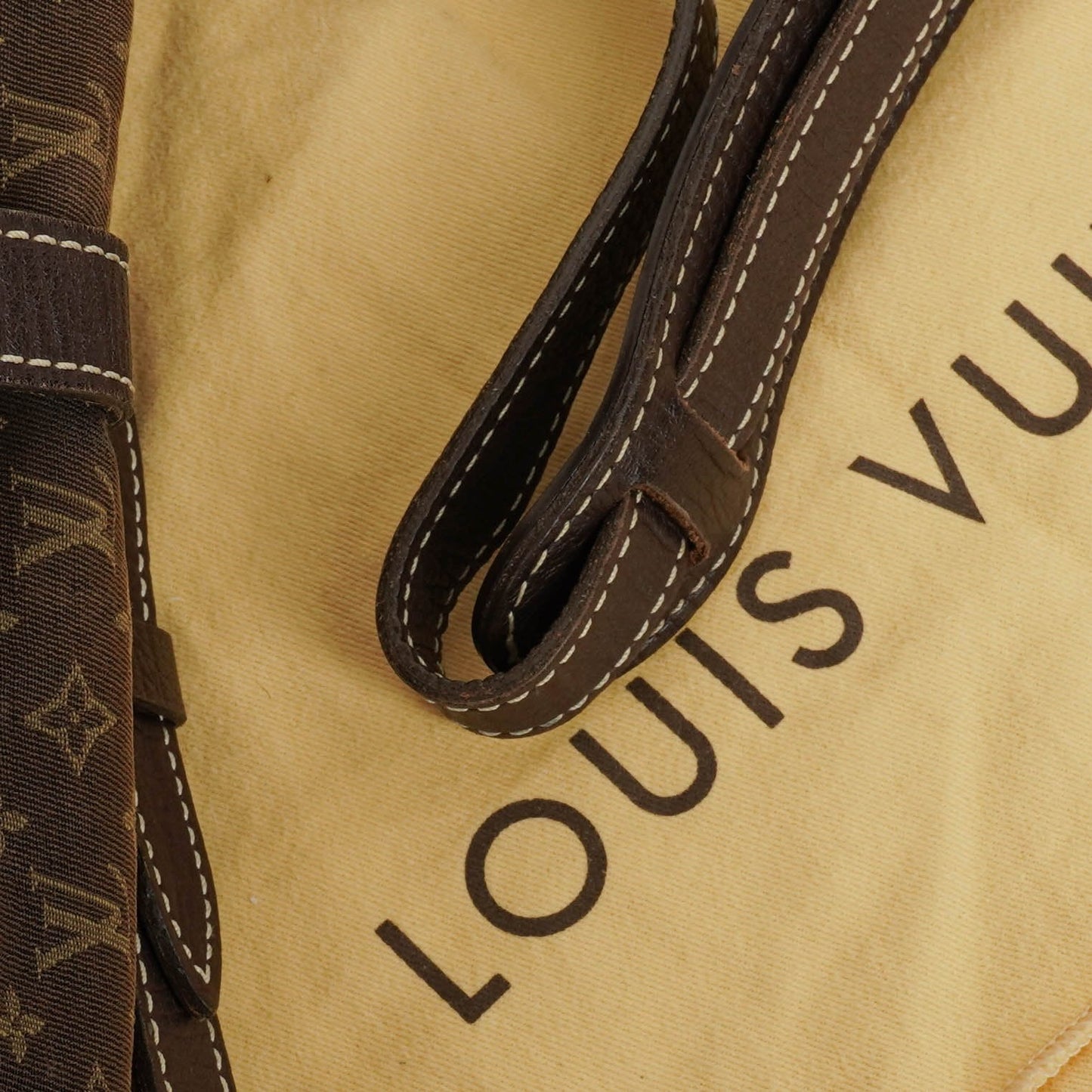 Louis Vuitton Saumur 30 Mini Lin Monogramm in Dune