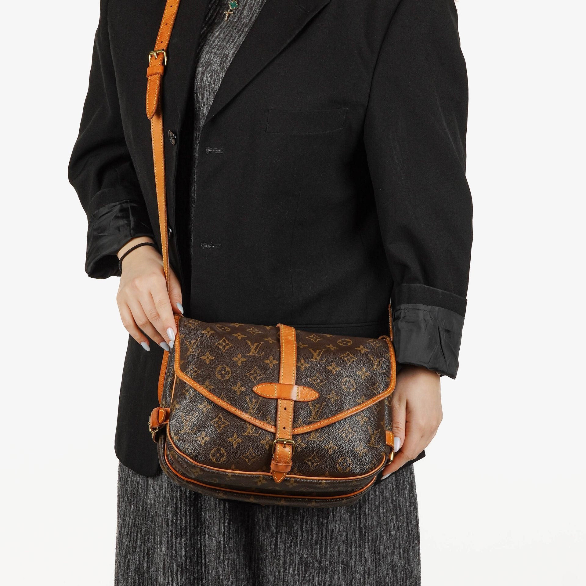 Louis Vuitton Saumur 30 Umhängetasche aus Monogram Canvas