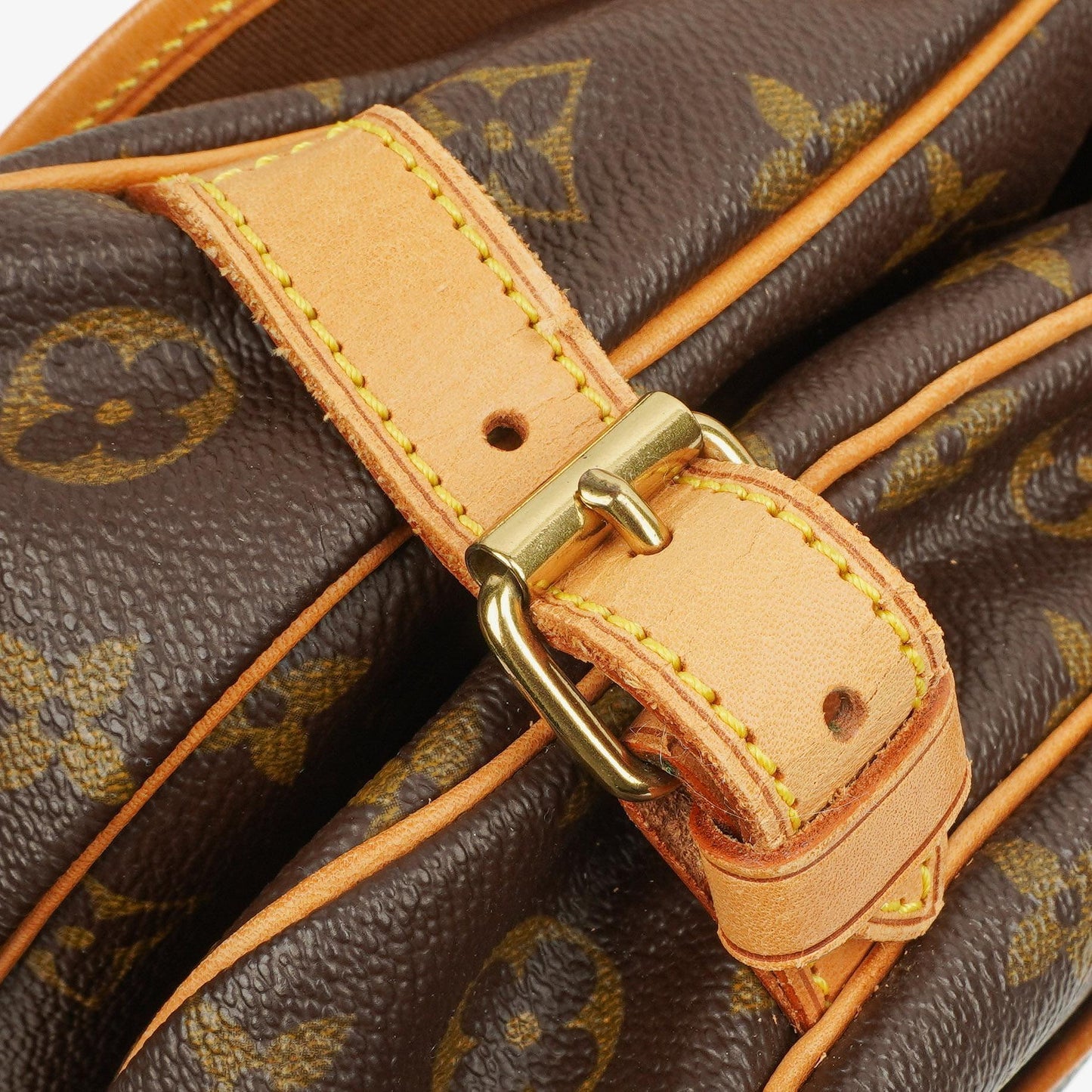 Louis Vuitton Saumur 30 Tasche aus Monogram Canvas