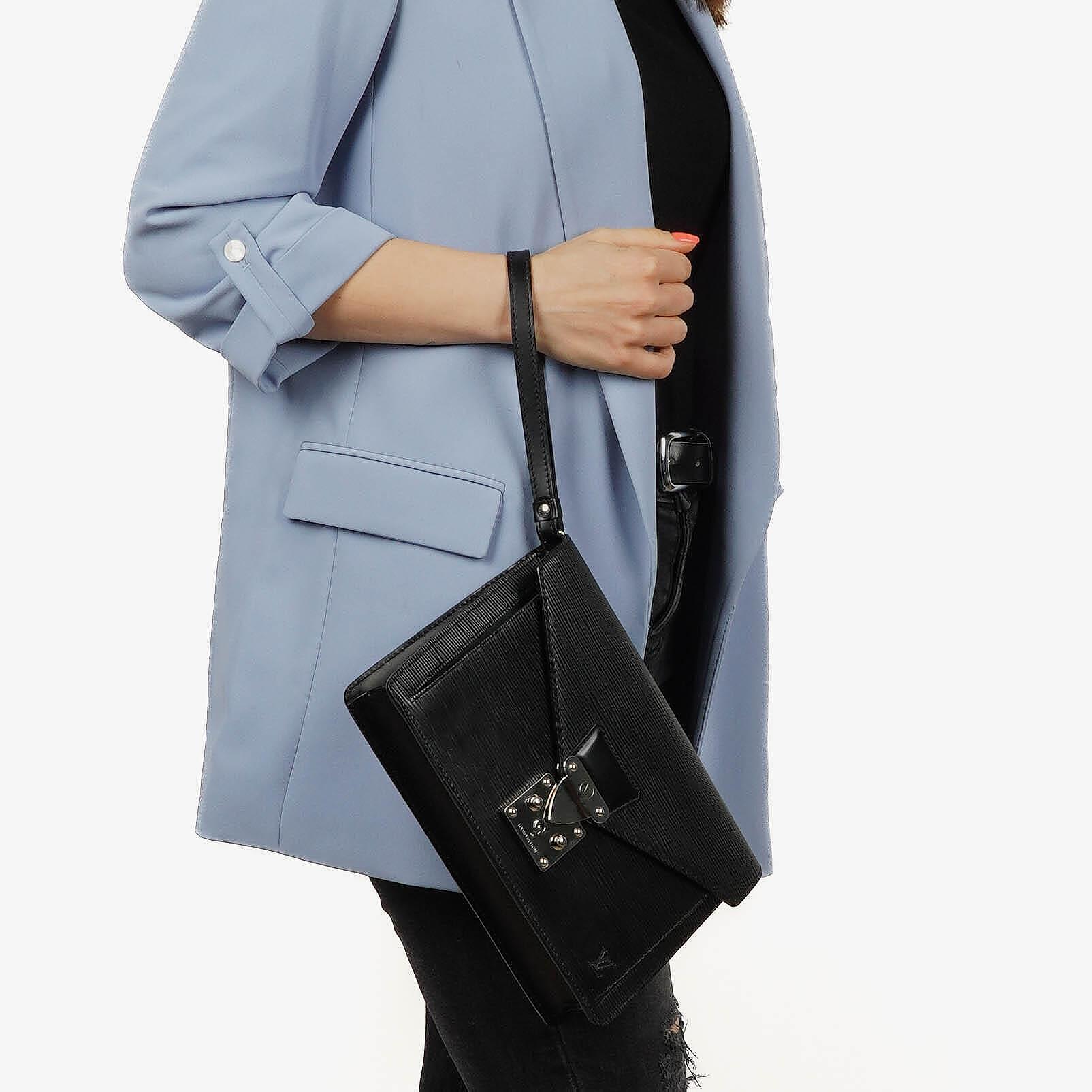 Louis Vuitton Sellier Dragonne Clutch aus schwarzem Epi-Leder