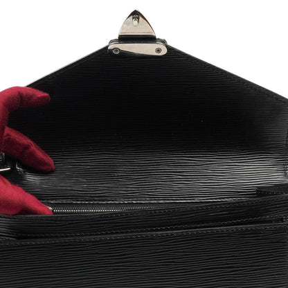 Louis Vuitton Sellier Dragonne Clutch aus schwarzem Epi-Leder