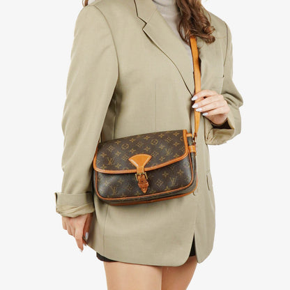 Louis Vuitton Sologne Schultertasche aus Monogram Canvas