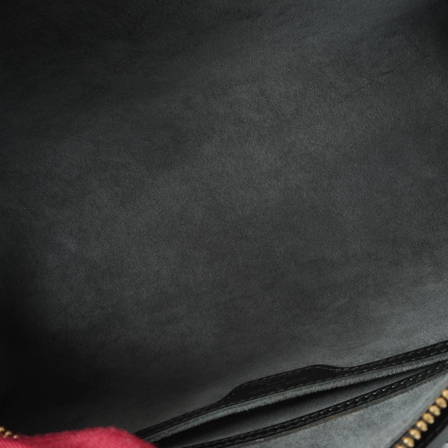 Louis Vuitton Soufflot Handtasche aus schwarzem Epi-Leder