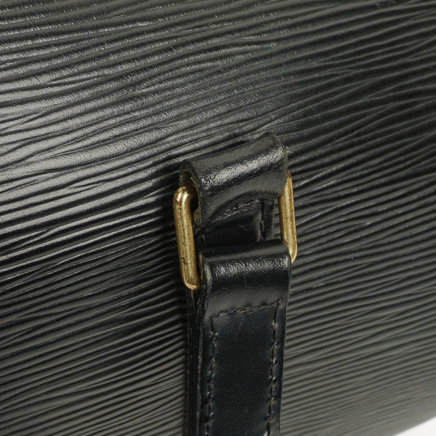 Louis Vuitton Soufflot Handtasche aus schwarzem Epi-Leder