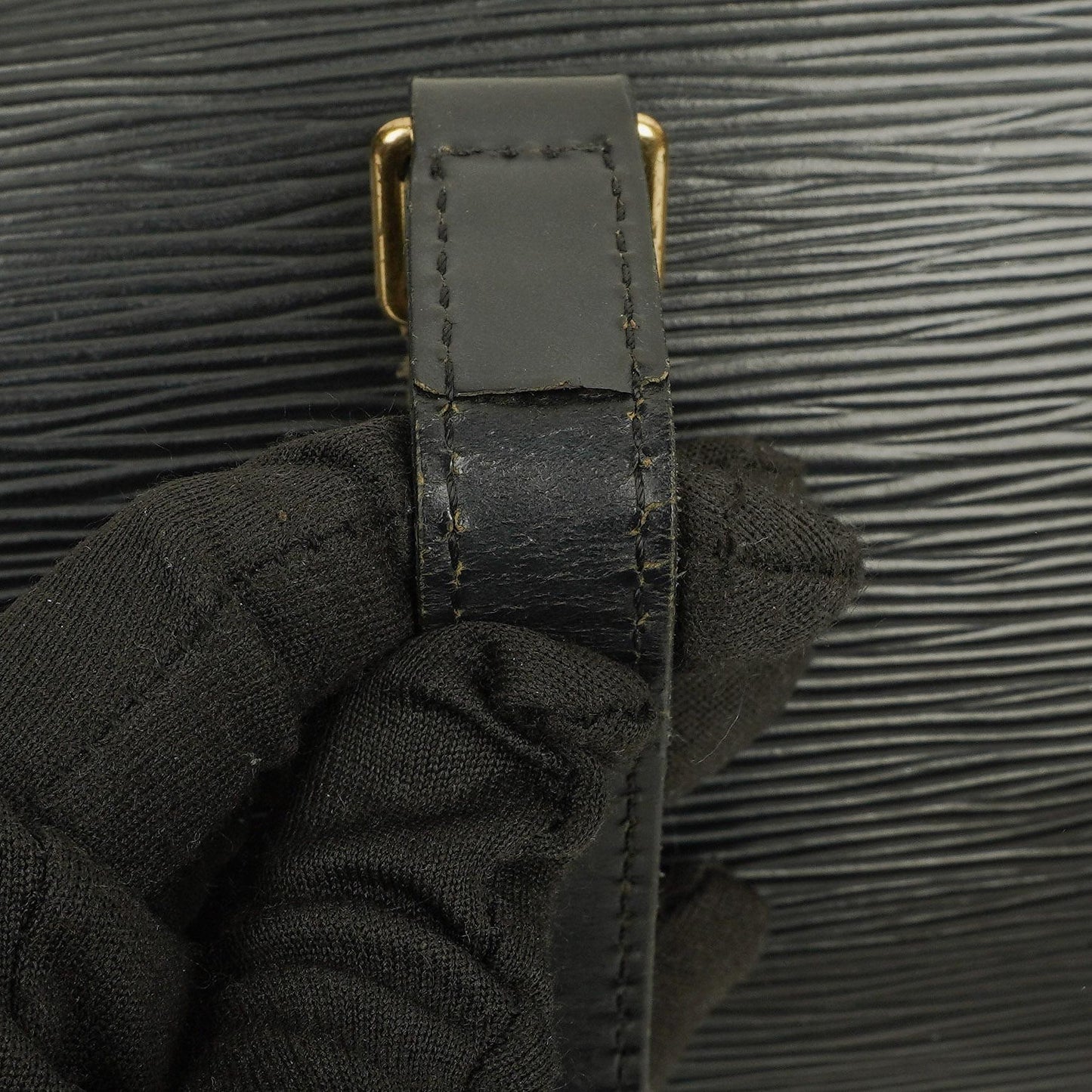 Louis Vuitton Soufflot Handtasche aus schwarzem Epi-Leder
