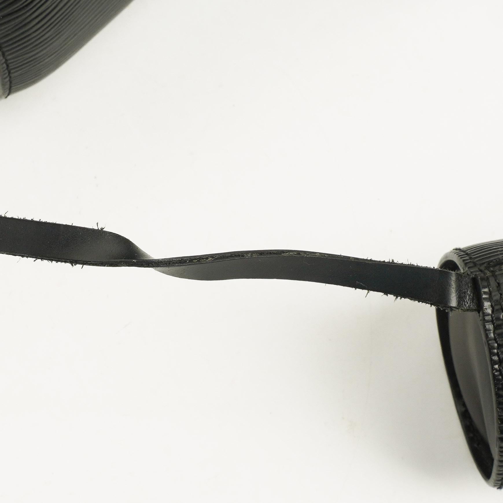 Louis Vuitton Soufflot Handtasche aus schwarzem Epi-Leder