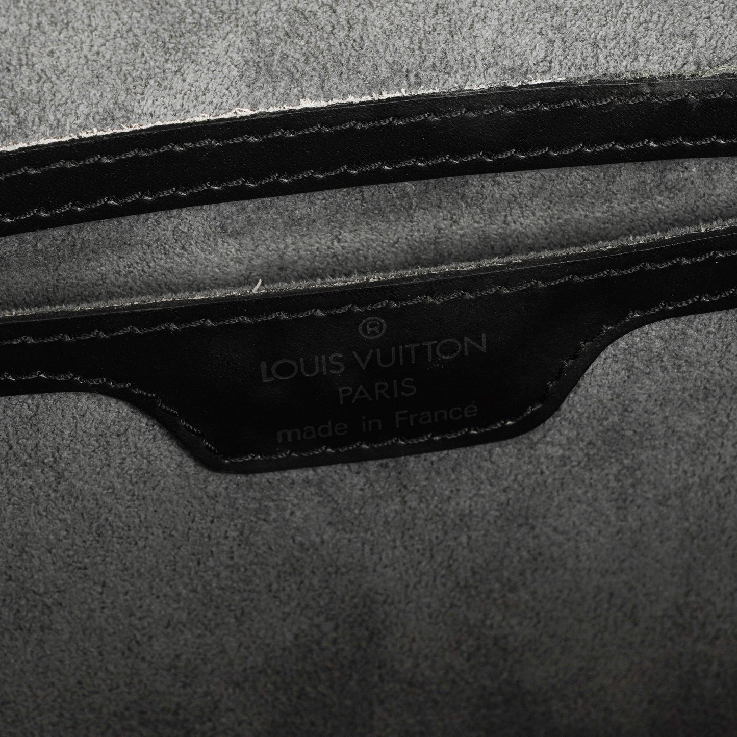 Louis Vuitton Soufflot Handtasche aus schwarzem Epi-Leder