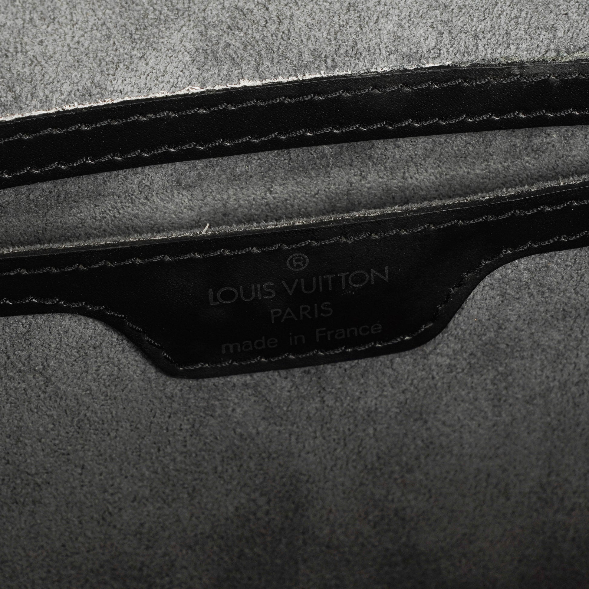 Louis Vuitton Soufflot Handtasche aus schwarzem Epi-Leder