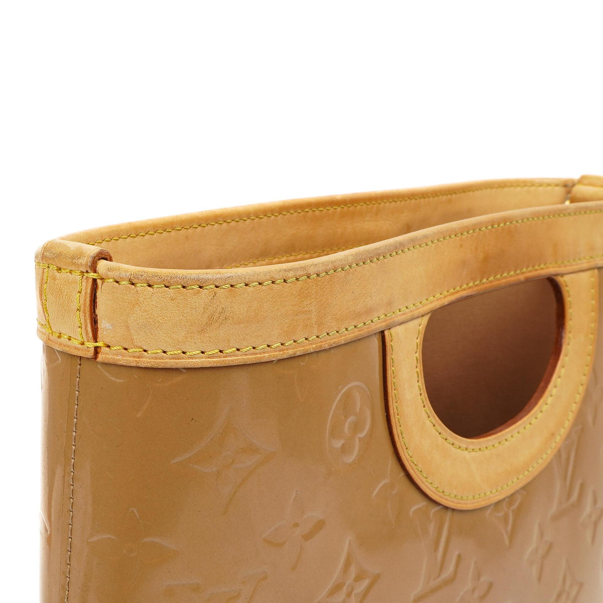 Louis Vuitton Stillwood Vertikale Beigefarbene Monogram Vernis Handtasche