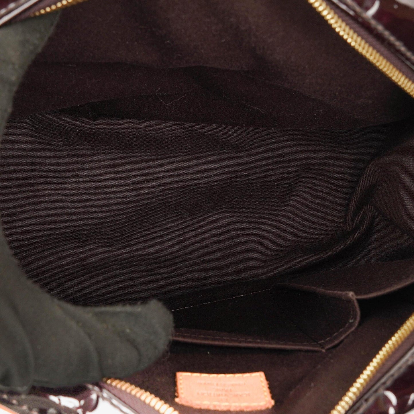 Louis Vuitton Summit Drive Tasche aus Monogram Vernis in Amarante