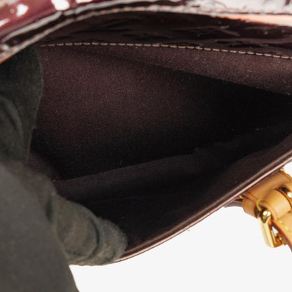 Louis Vuitton Summit Drive Tasche aus Monogram Vernis in Amarante
