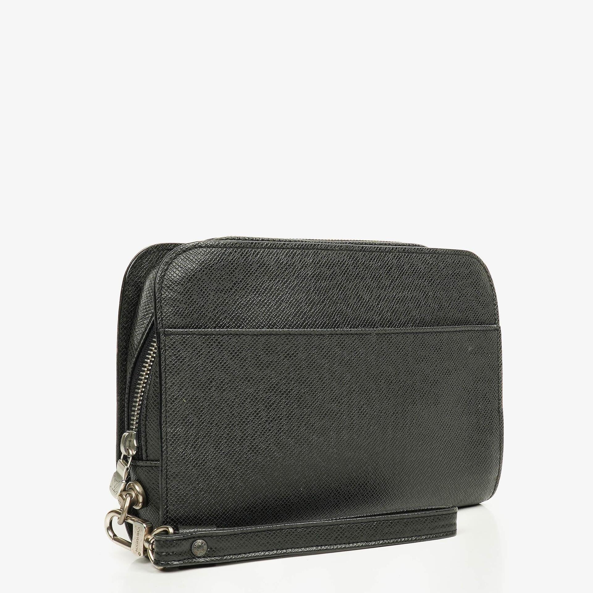 Louis Vuitton Orsay Clutch aus Taiga Leder