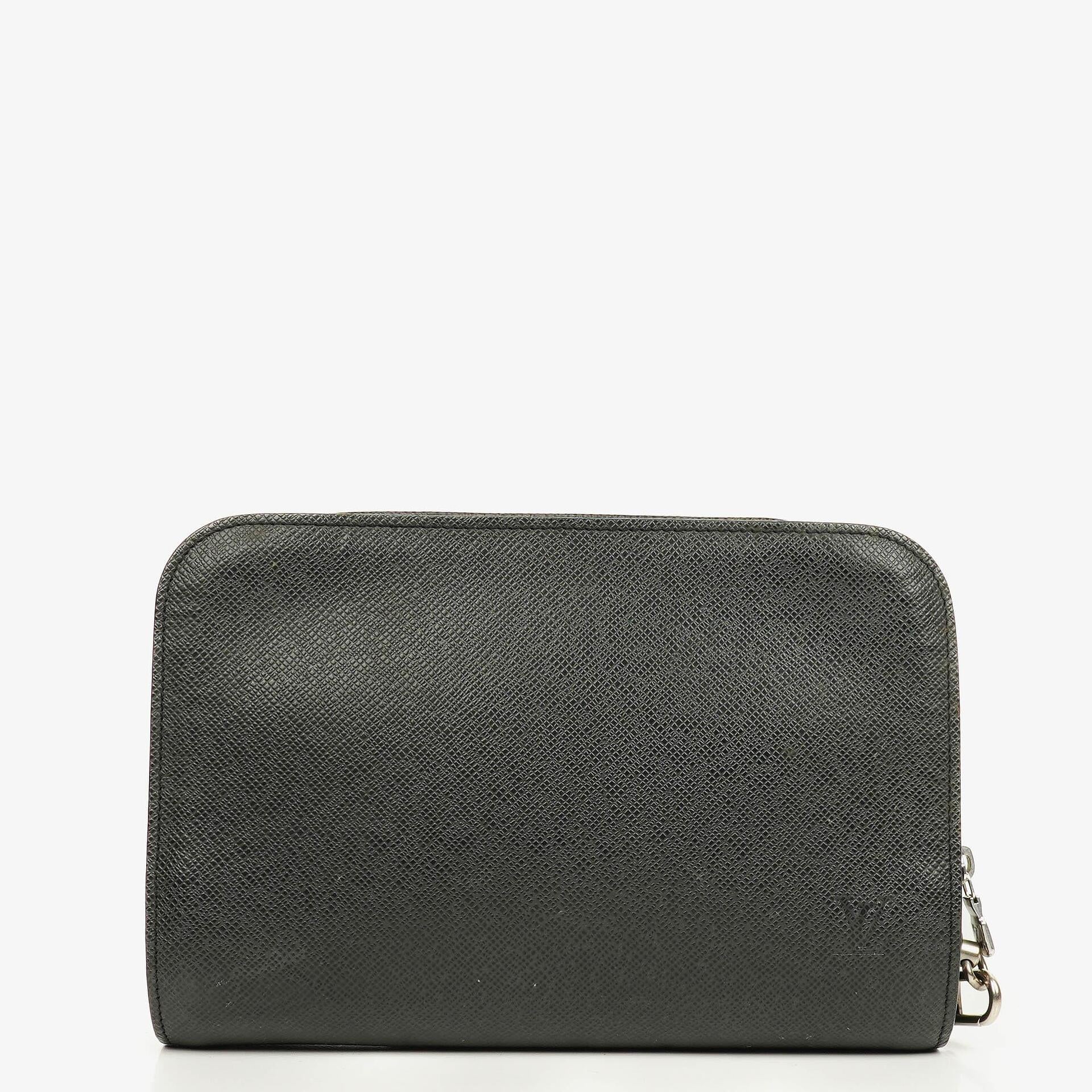 Louis Vuitton Orsay Clutch aus Taiga Leder