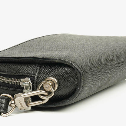 Louis Vuitton Orsay Clutch aus Taiga Leder